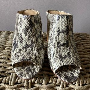 Vince Camuto Chunky Heeled Mule, Snakeskin, Leather, Size 6.5